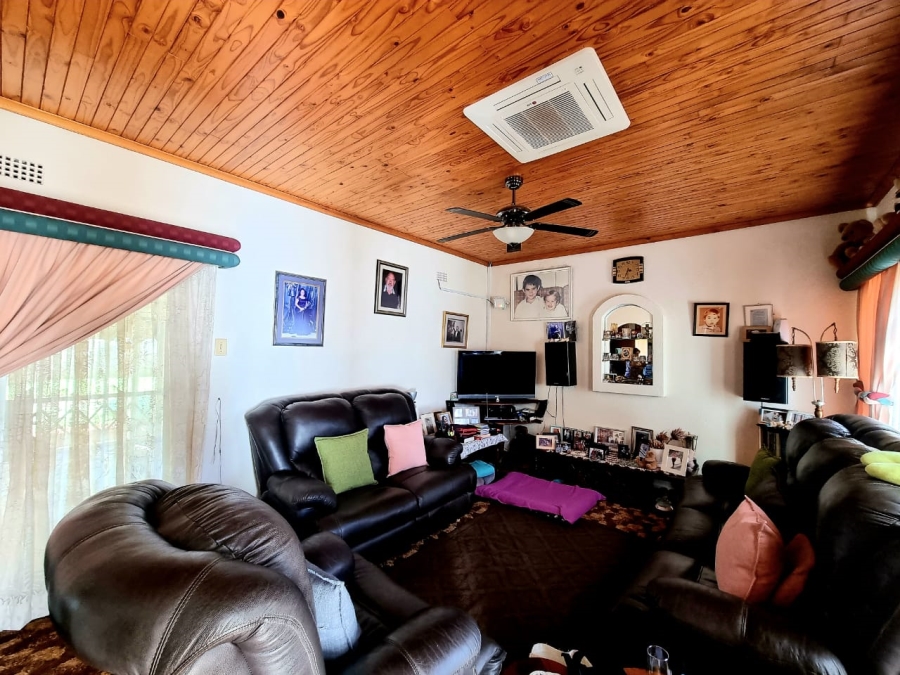 3 Bedroom Property for Sale in Riviera Northern Cape